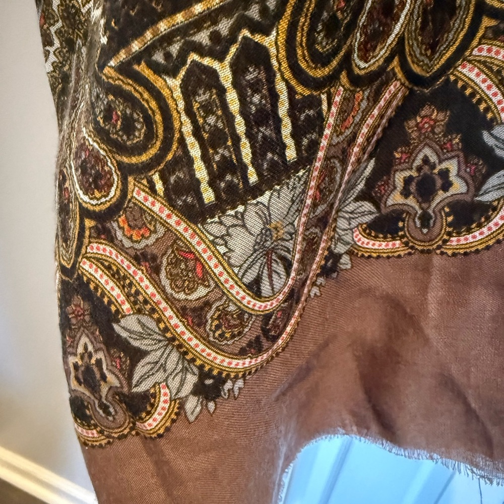 Paisley Patterned Scarf - Picture 4 of 4